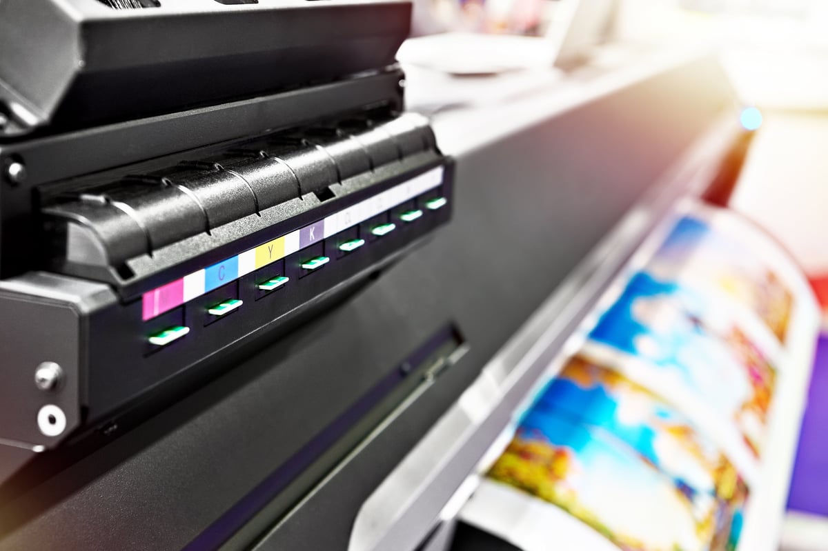 Gigantografía y material POP: banners, displays y señalética